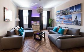 Center,The Rumbach Suite